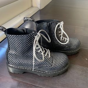 Girls Dr Martines boot
